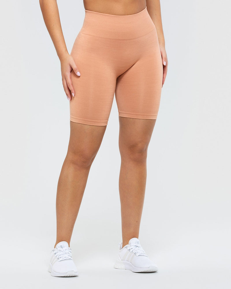 Define Scrunch Seamless Cycling Shorts | Clay