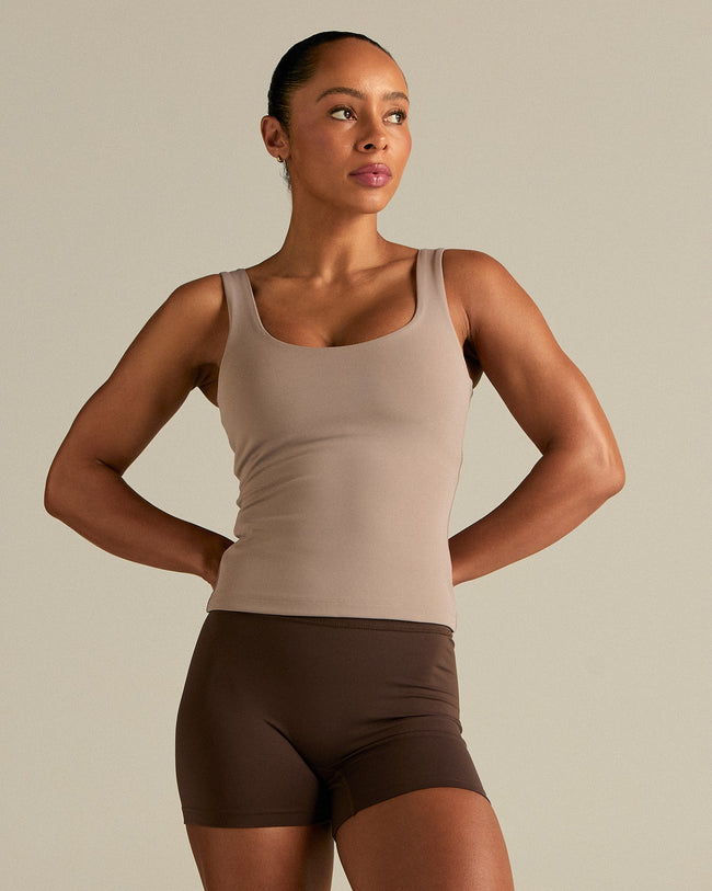 Essential Built-In Bra Scoop Back Tank | Buff