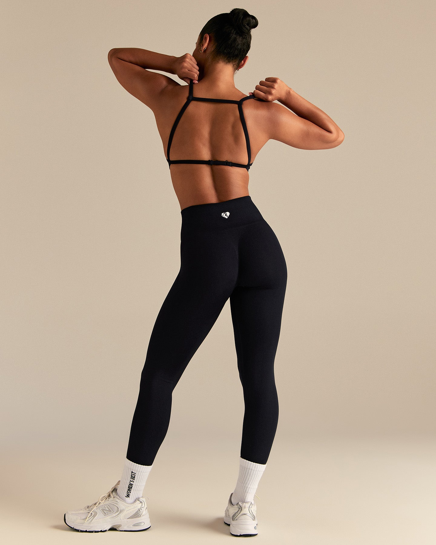 Define 2.0 Seamless High Neck Backless Bra | Black