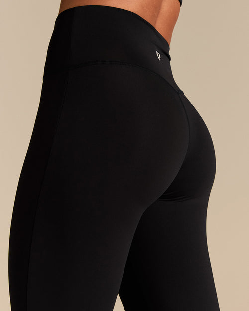 Essential Flared Leggings | Black