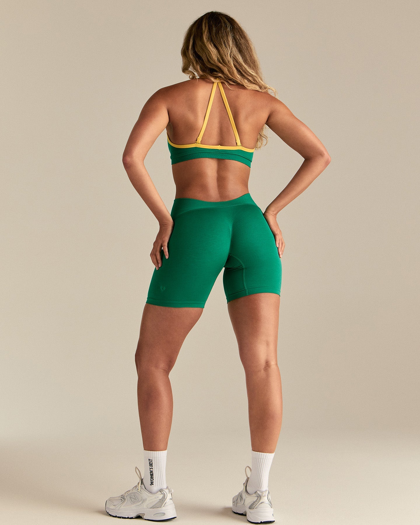 Define 2.0 Seamless Scrunch V-Neck Bra | Amazonia Green