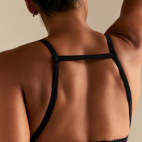 Define 2.0 Seamless High Neck Backless Bra | Black