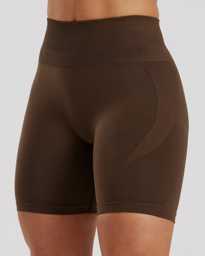 Define 2.0 Seamless Scrunch 6" Shorts | Cocoa