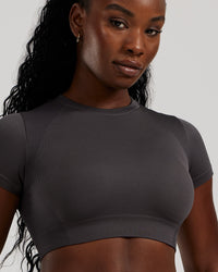 Motion Seamless Short Sleeve Crop Top | Graphite