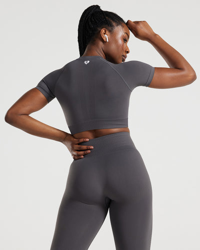 POWER SHOULDER SHORT SWEAT TOPS グレー Power Seamless Short Sleeve Crop Top - Graphite | Women's Best