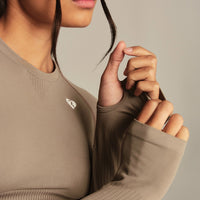 Power Seamless Long Sleeve Crop Top | Taupe Grey