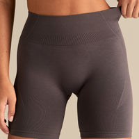 Define 2.0 High Waist Scrunch Shorts 6" | Slate Grey