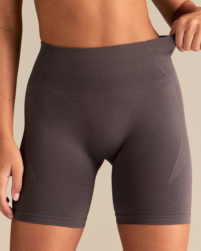 Define 2.0 High Waist Scrunch Shorts 6" | Slate Grey