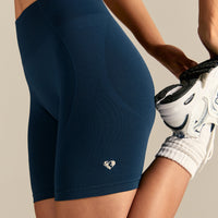 Define 2.0 Seamless Scrunch 6" Shorts | True Navy