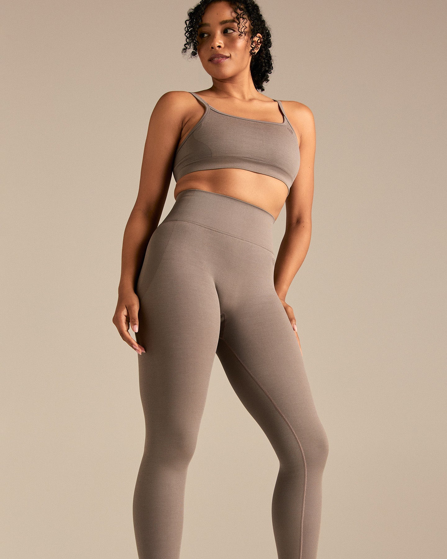Motion Seamless Straight Neck Bra | Taupe Grey