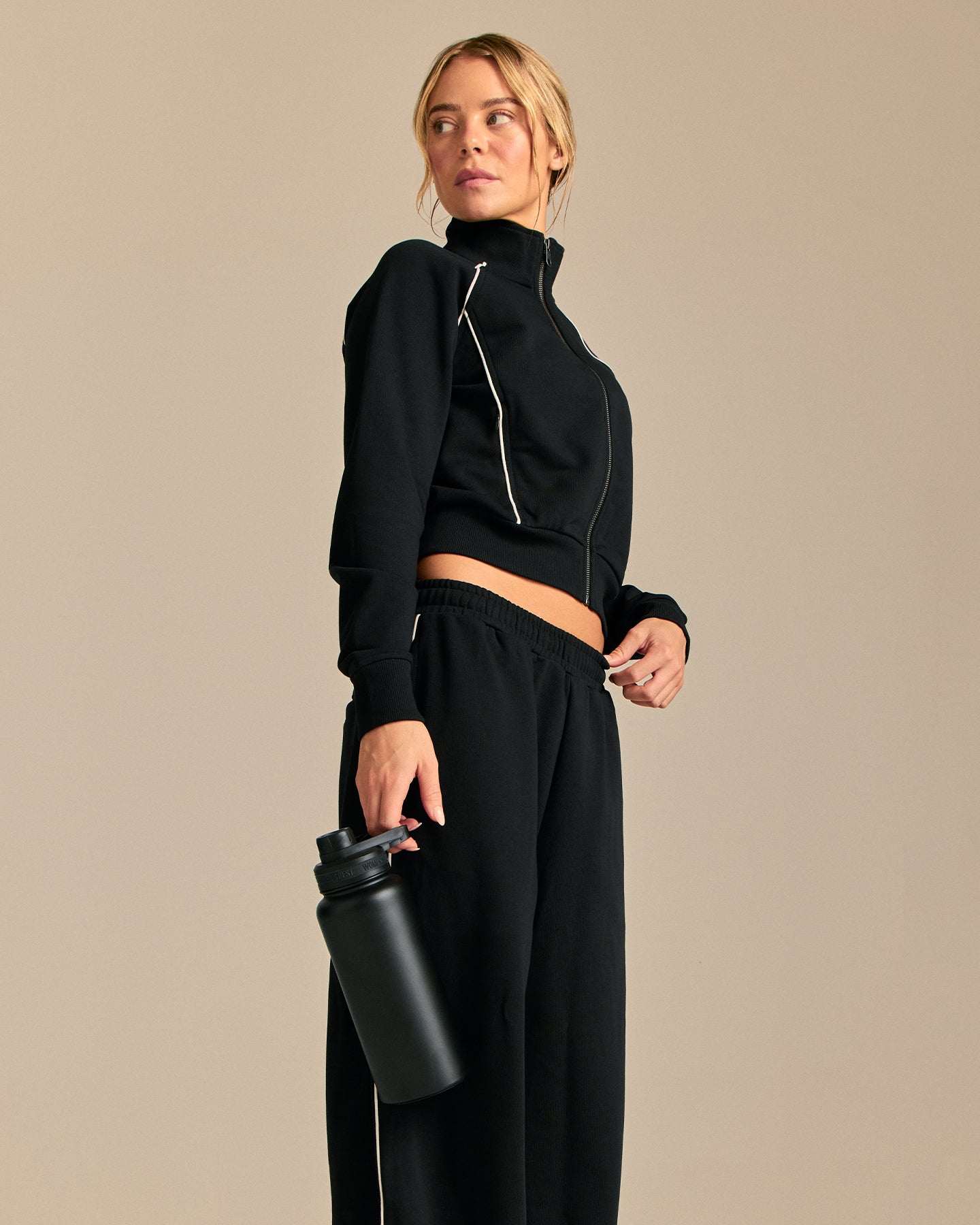 Comfort Lightweight Zip Through Jacket | Black (6/6)