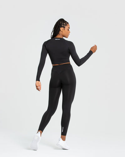 Essential Long Sleeve Crop Top | Black